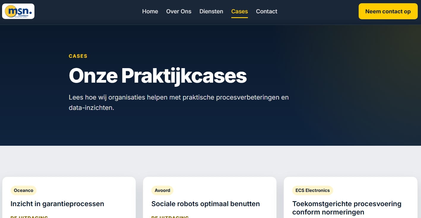 Consultancywebsite met donkerblauwe header en een overzicht van praktijkcases