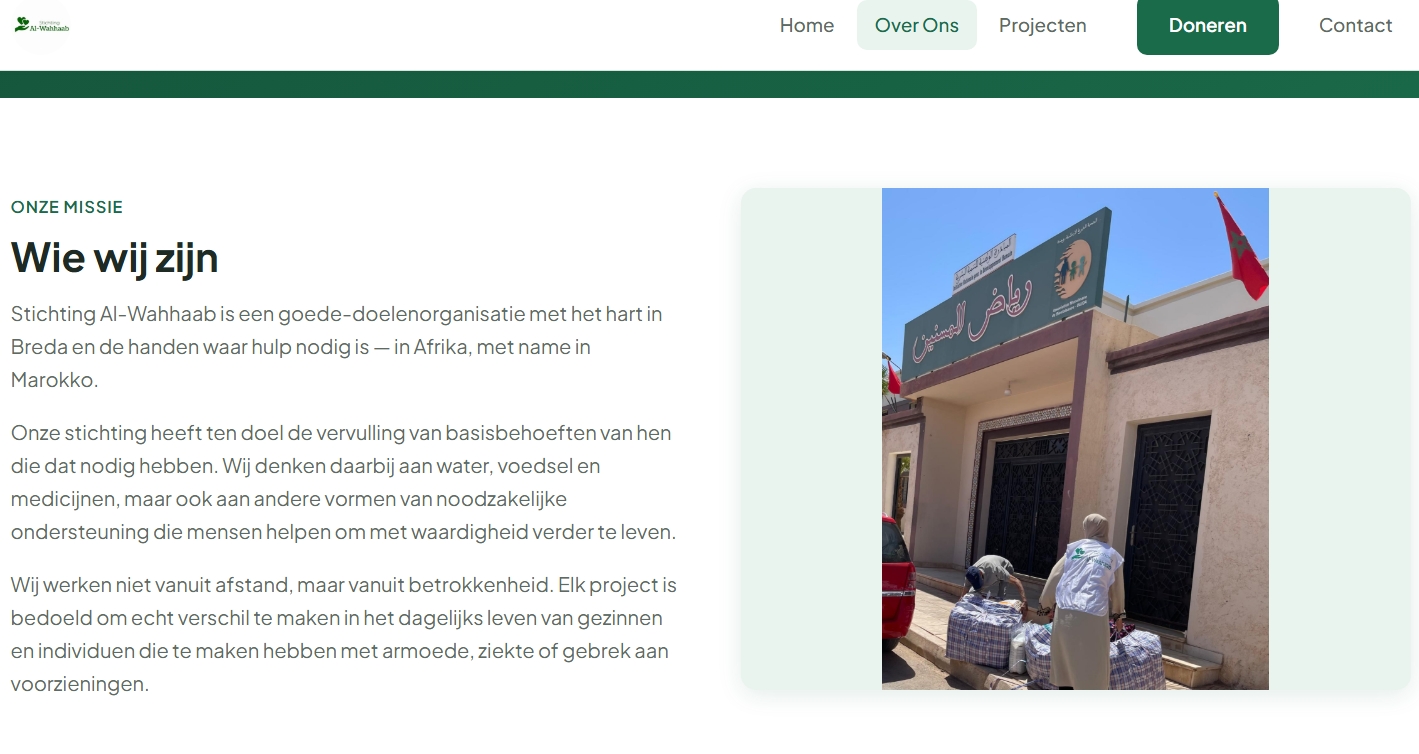 Website van Stichting Al-Wahhaab met missietekst en een foto van hulplevering in Marokko